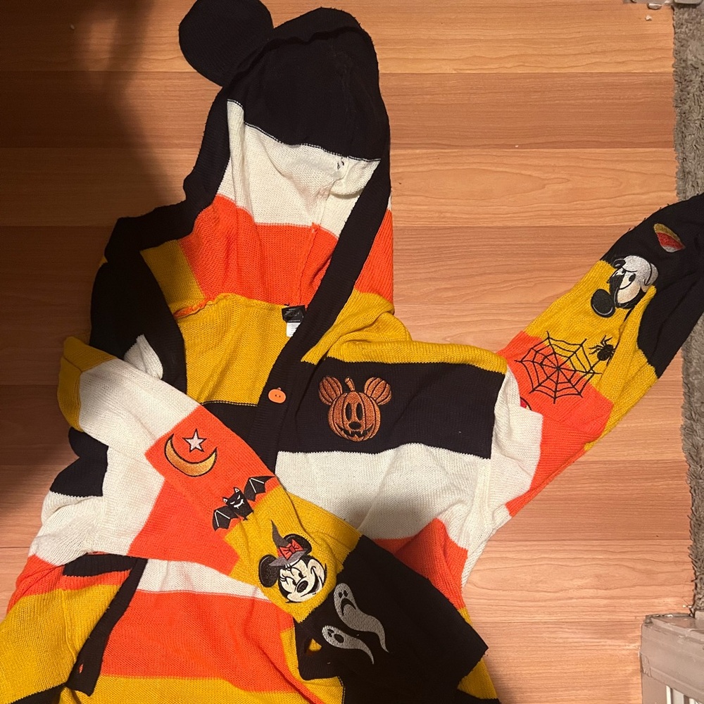 Her universe Halloween sweater